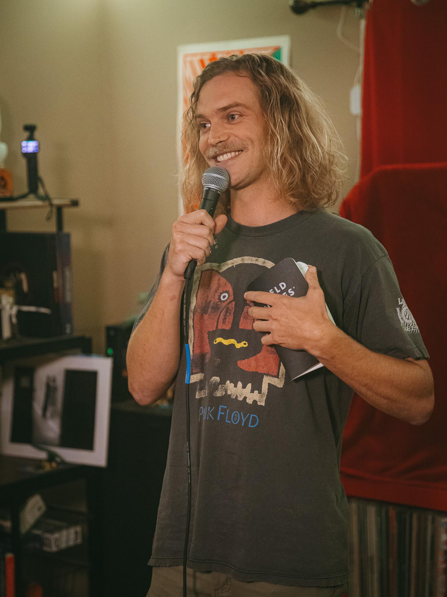 Reevie Wonder headshot