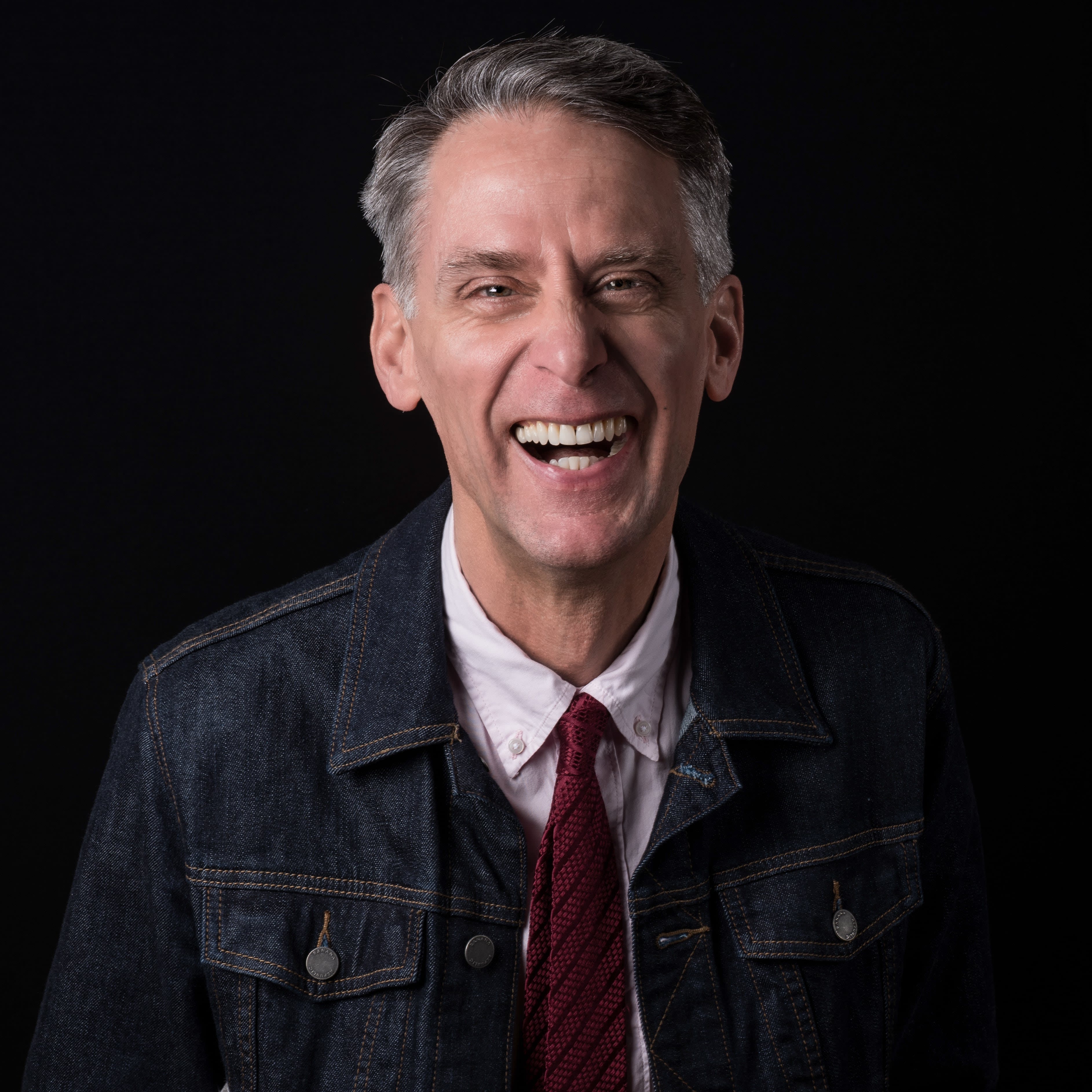 Scott Capurro headshot