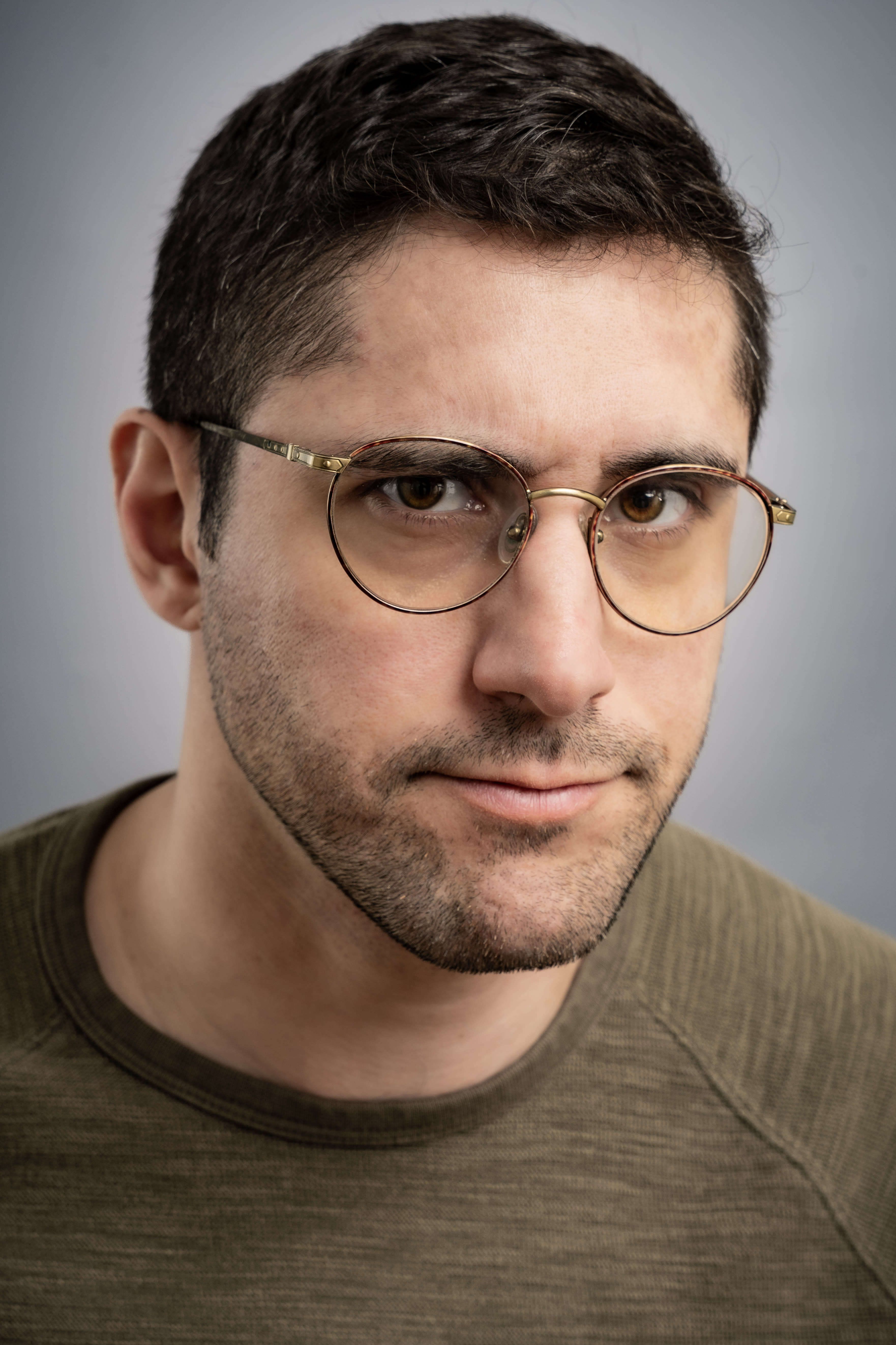 Arman Chi headshot