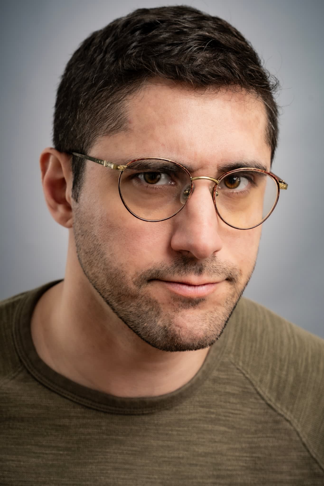 Arman Chi headshot