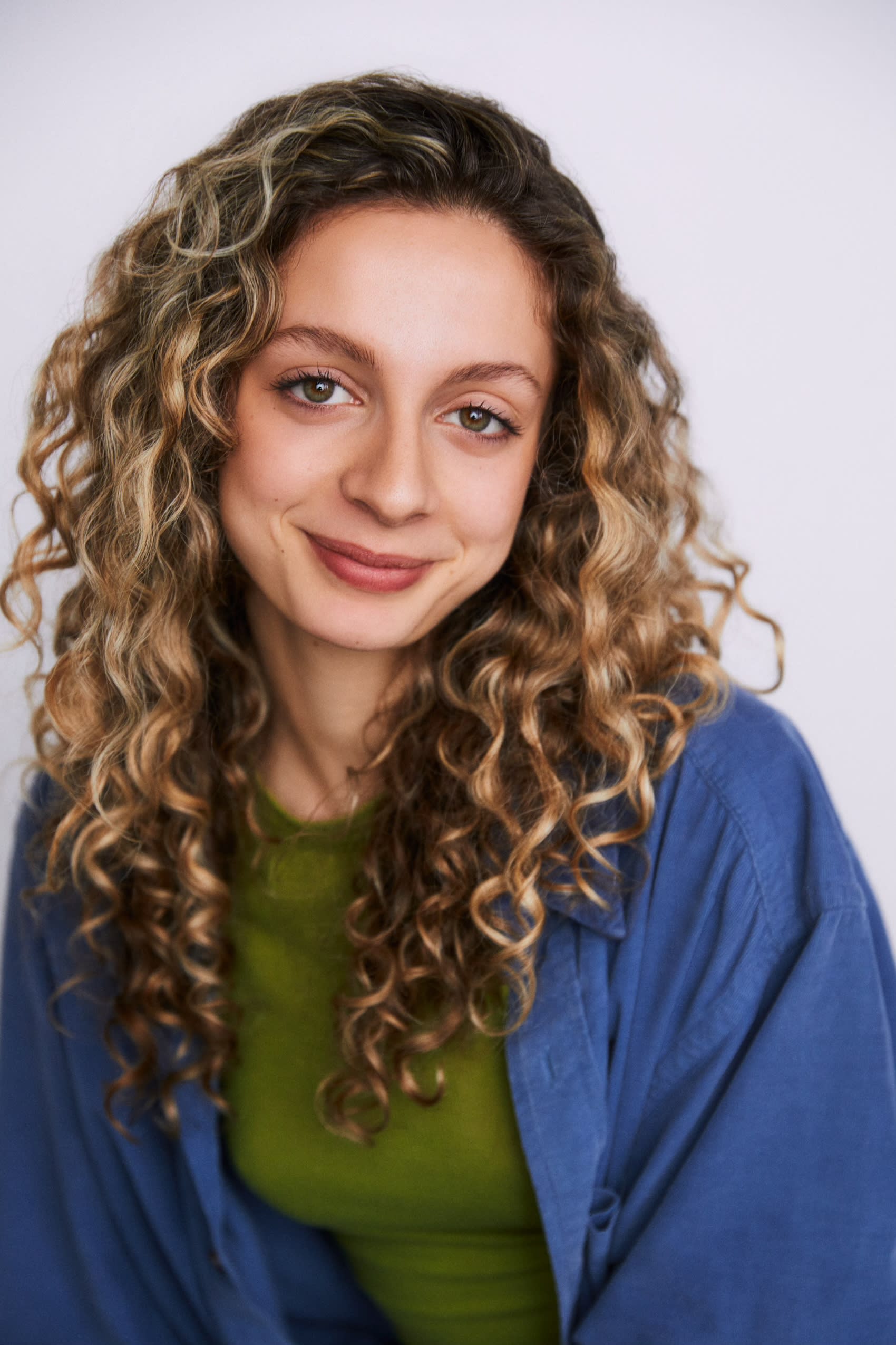 Julia DiCesare headshot