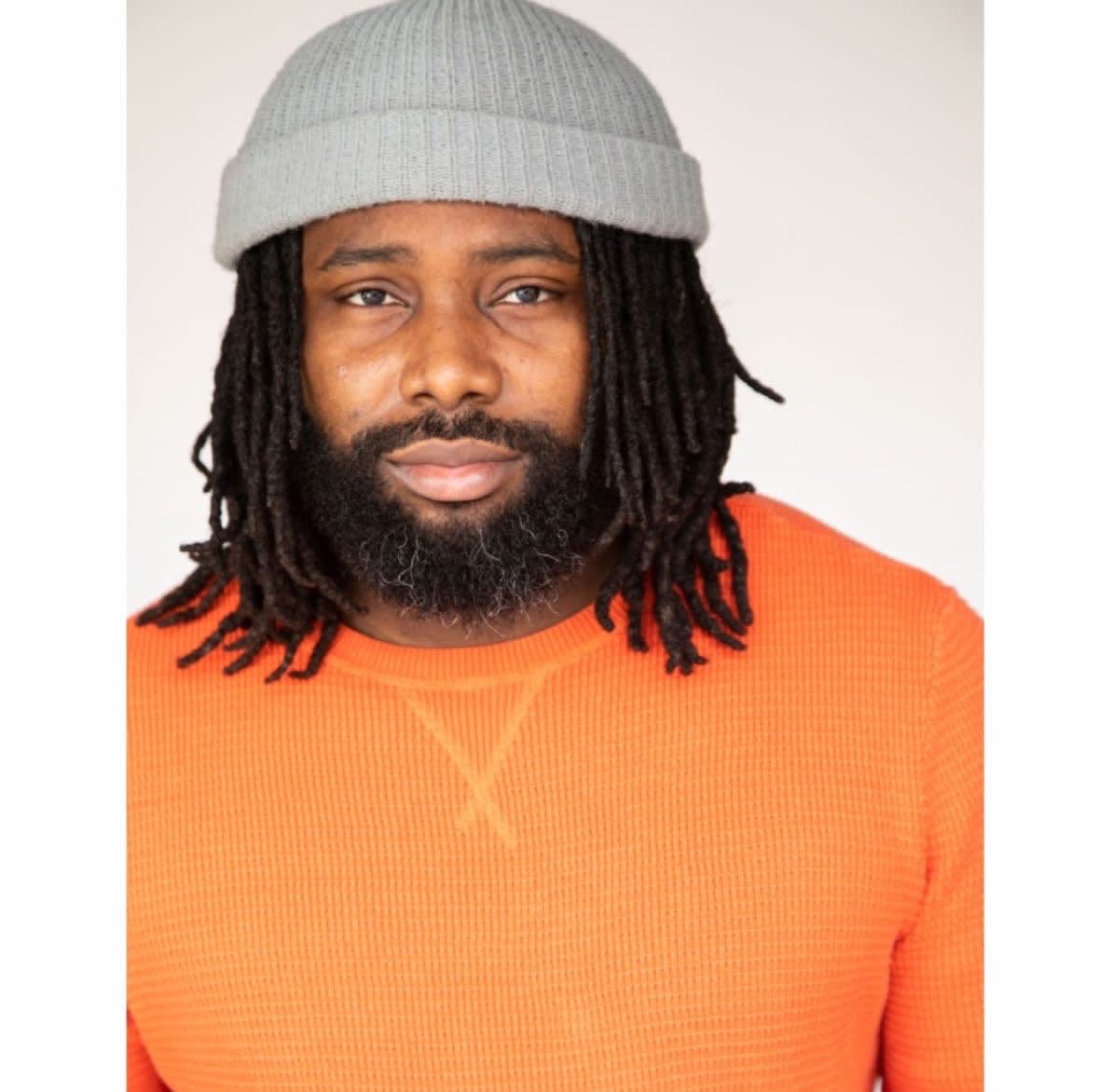 Von Roburts headshot