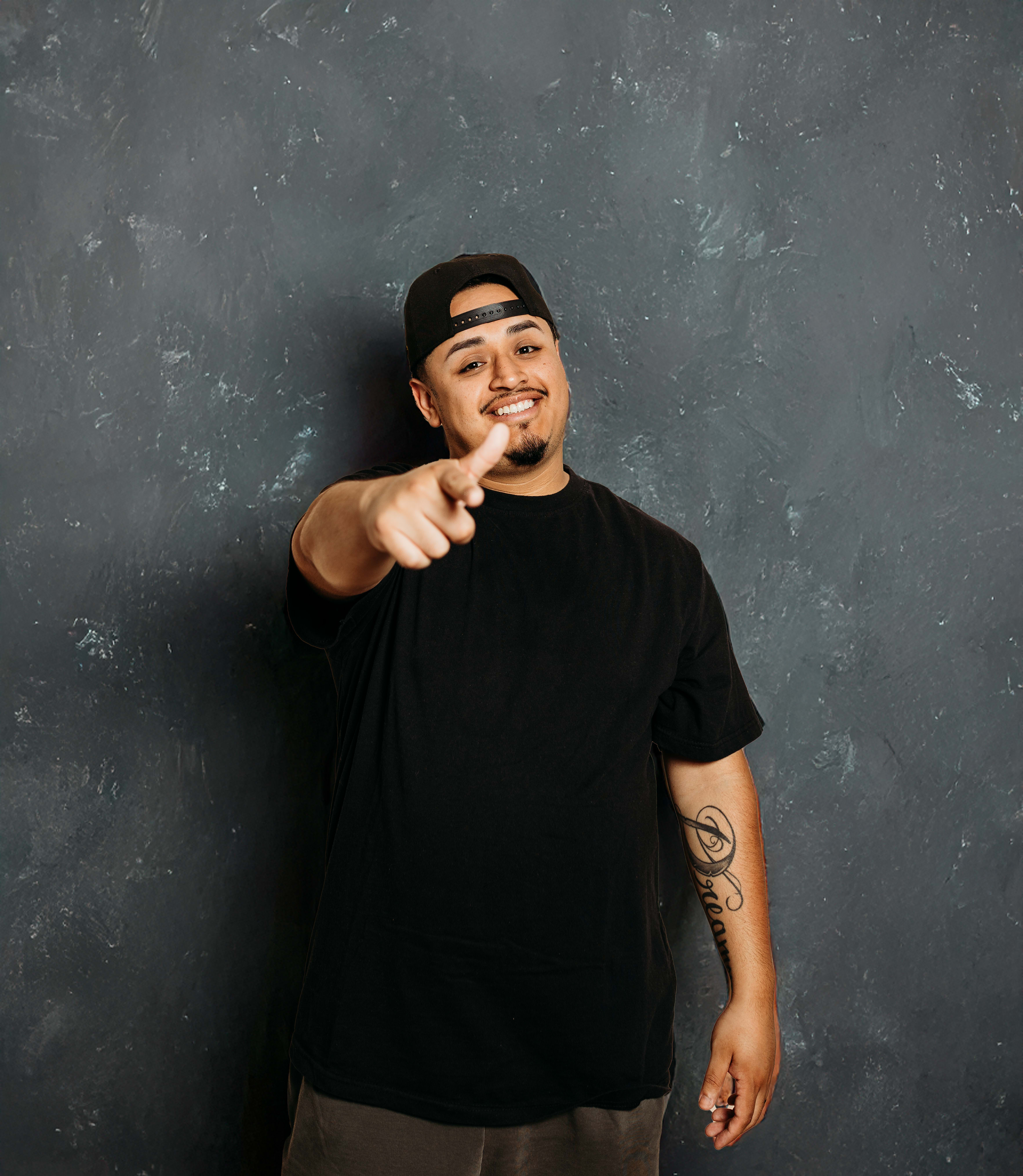 Alex Hernandez headshot