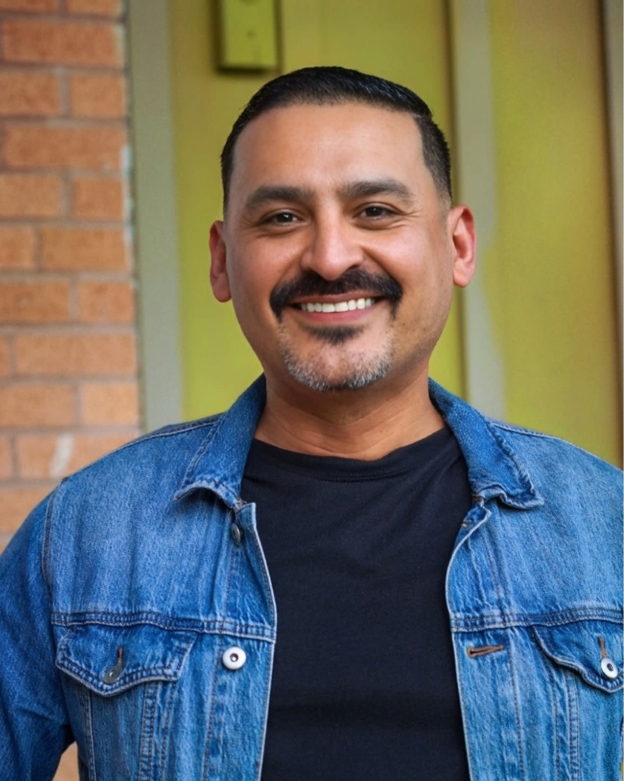 Ernesto Ortiz headshot