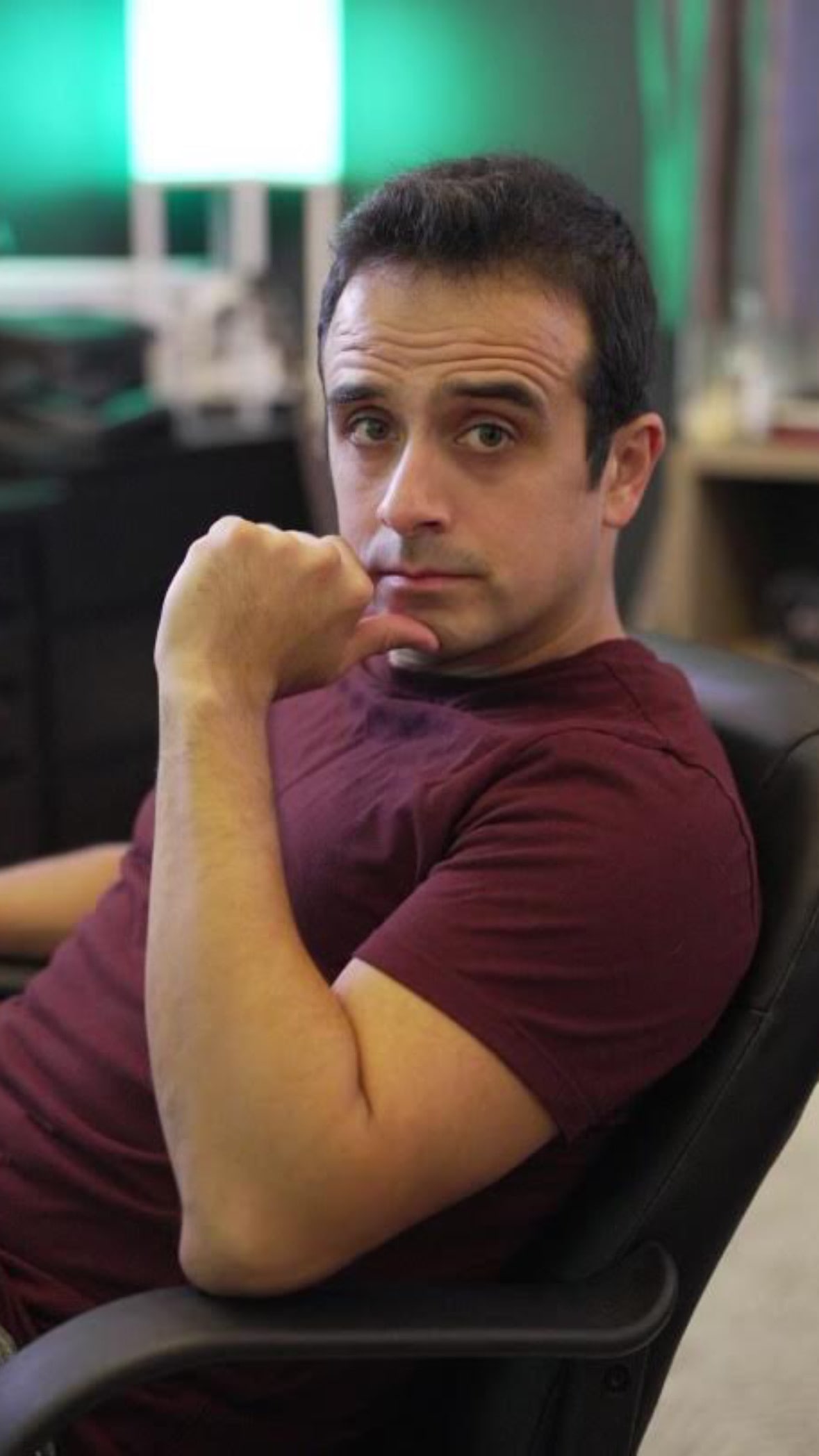 Nick Aragon headshot