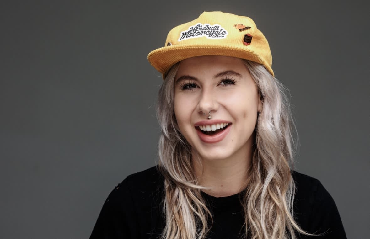 Carly Anderson headshot