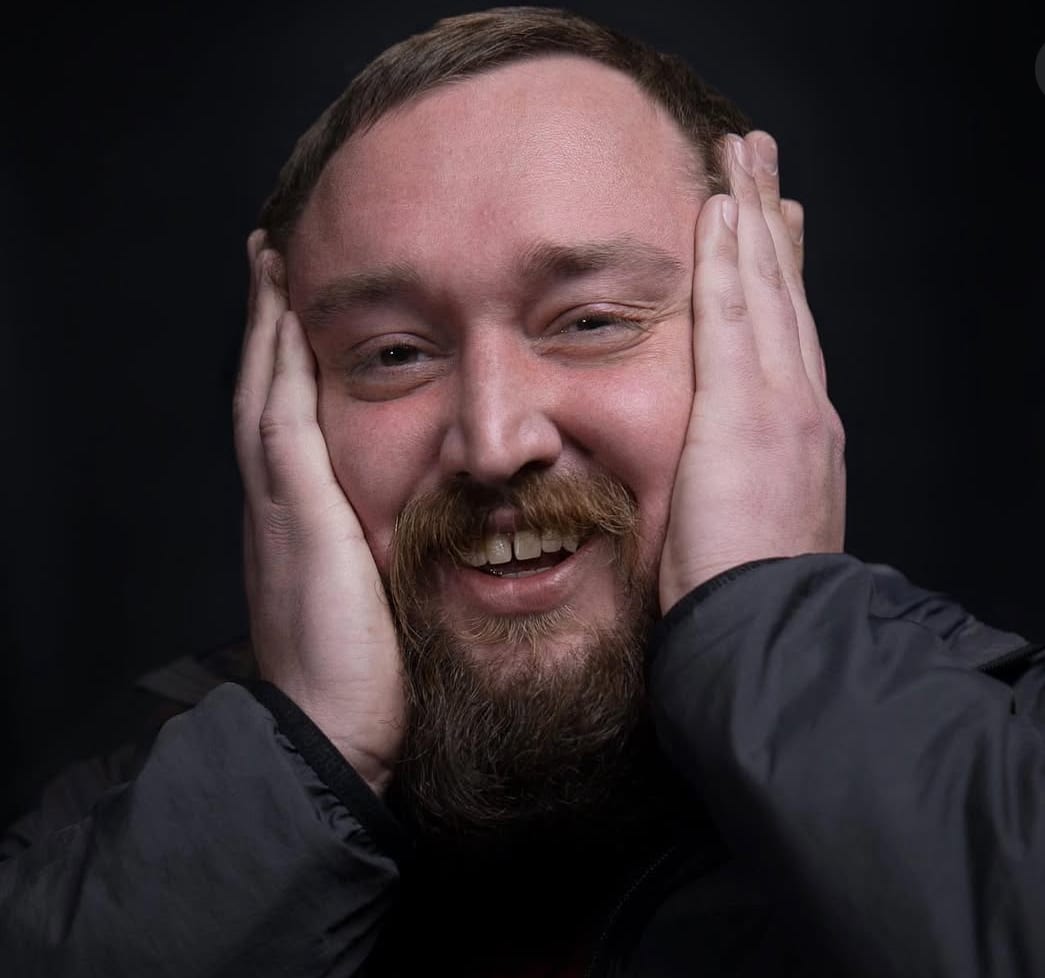 Monford Davis headshot