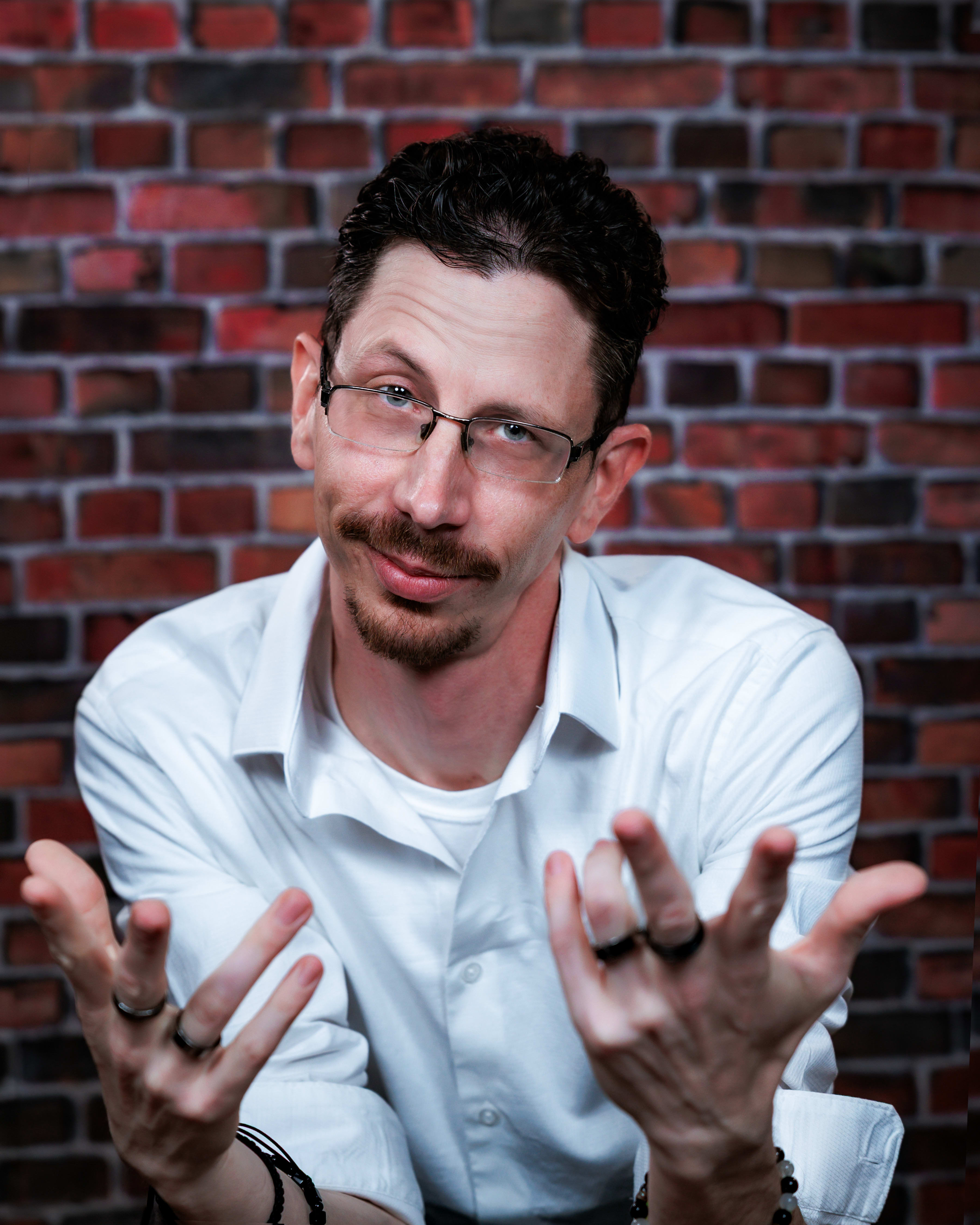 Daniel Biddle headshot