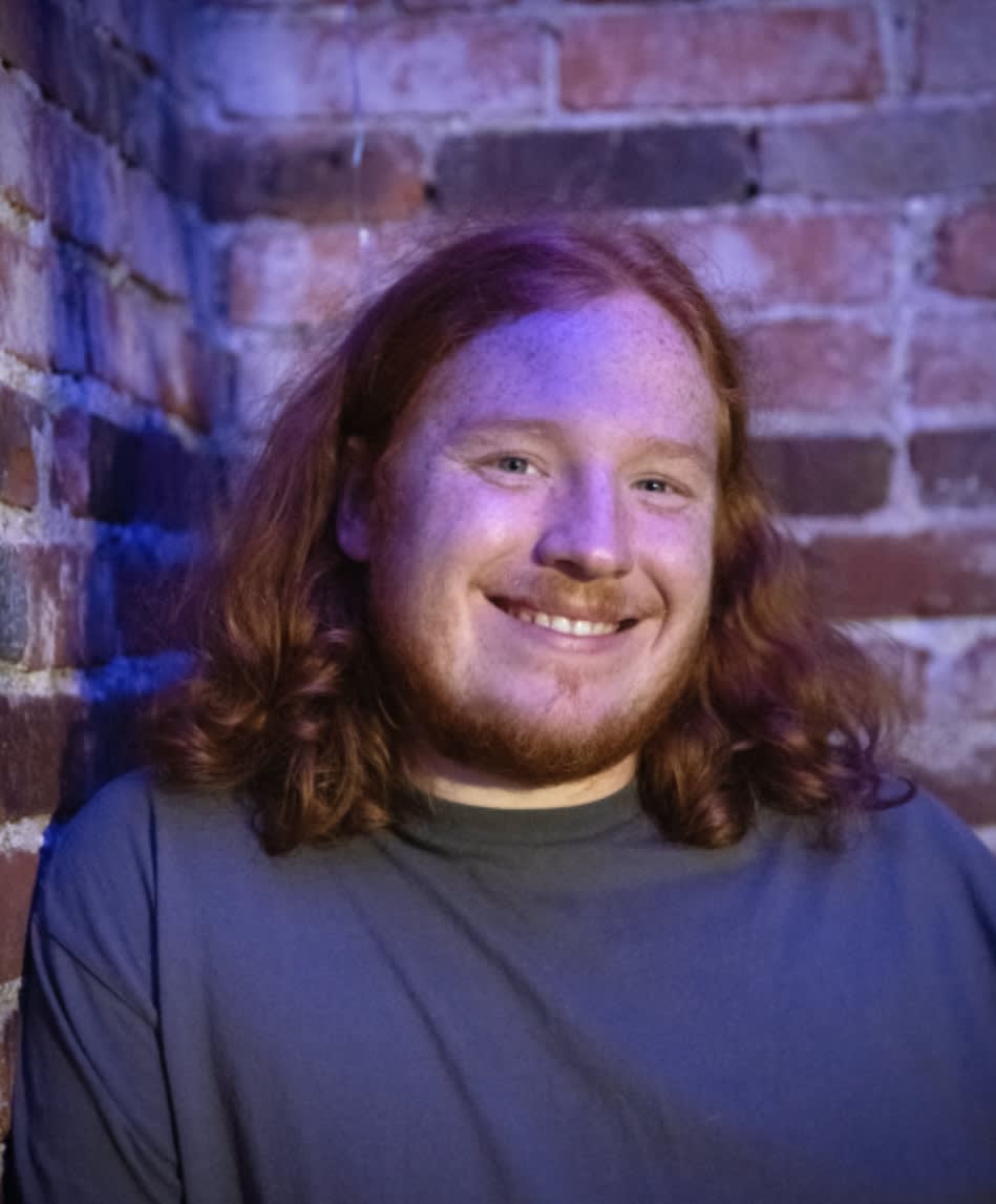 Seth Queen headshot