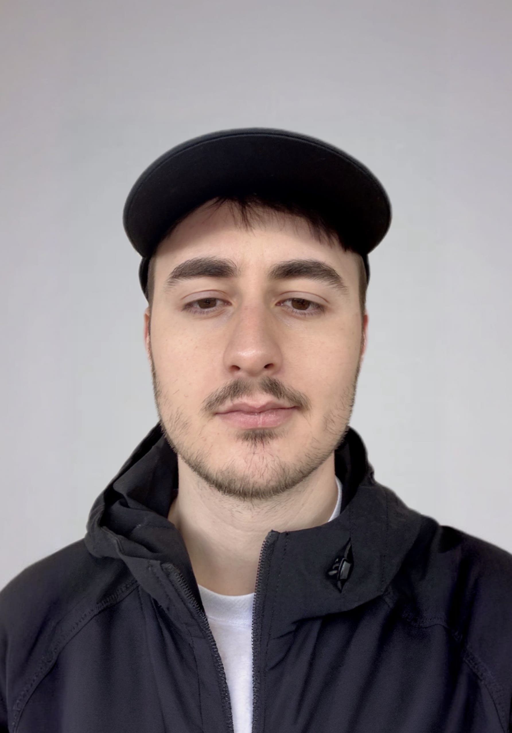 Elvis Skenderi headshot