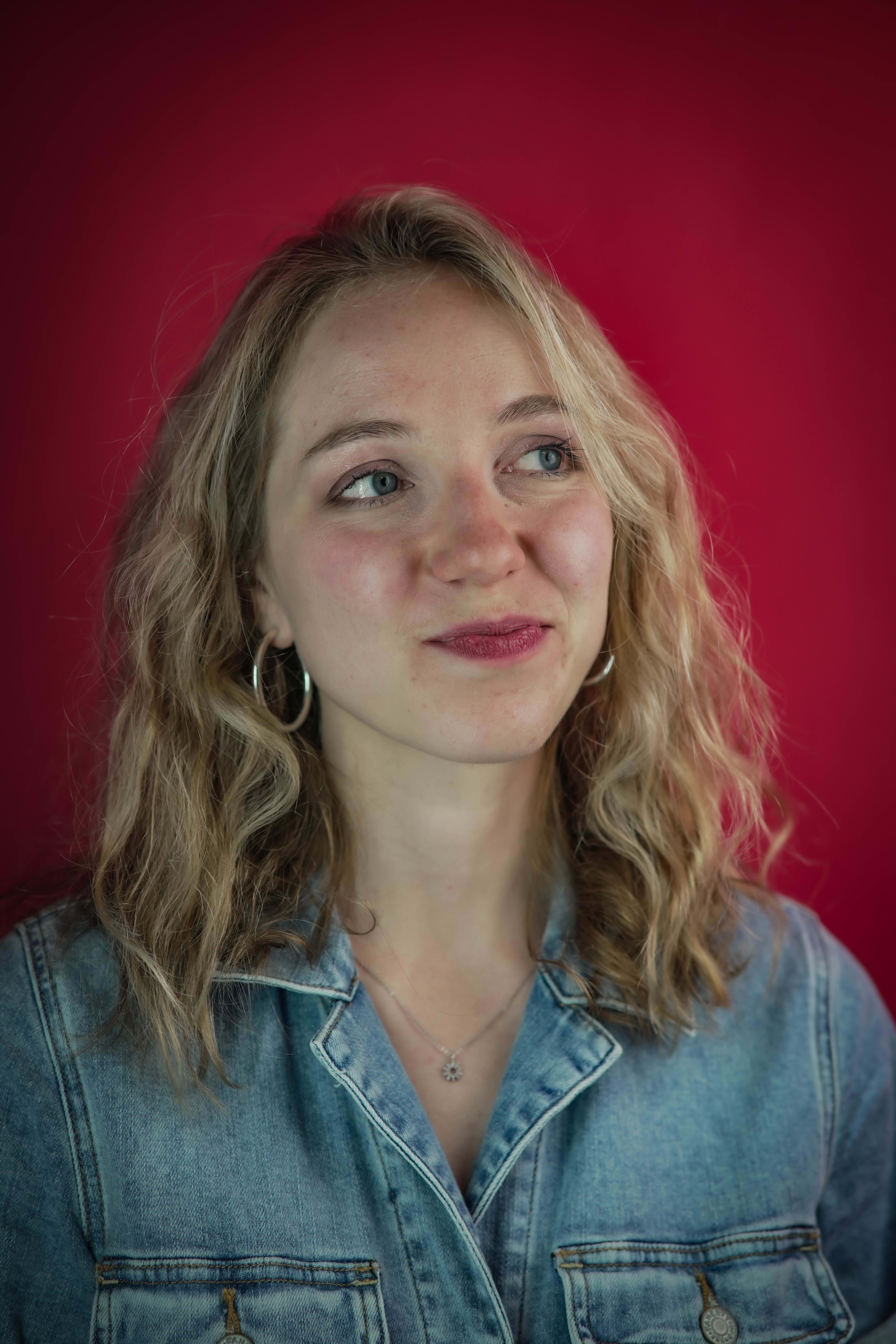 Laura Peters headshot