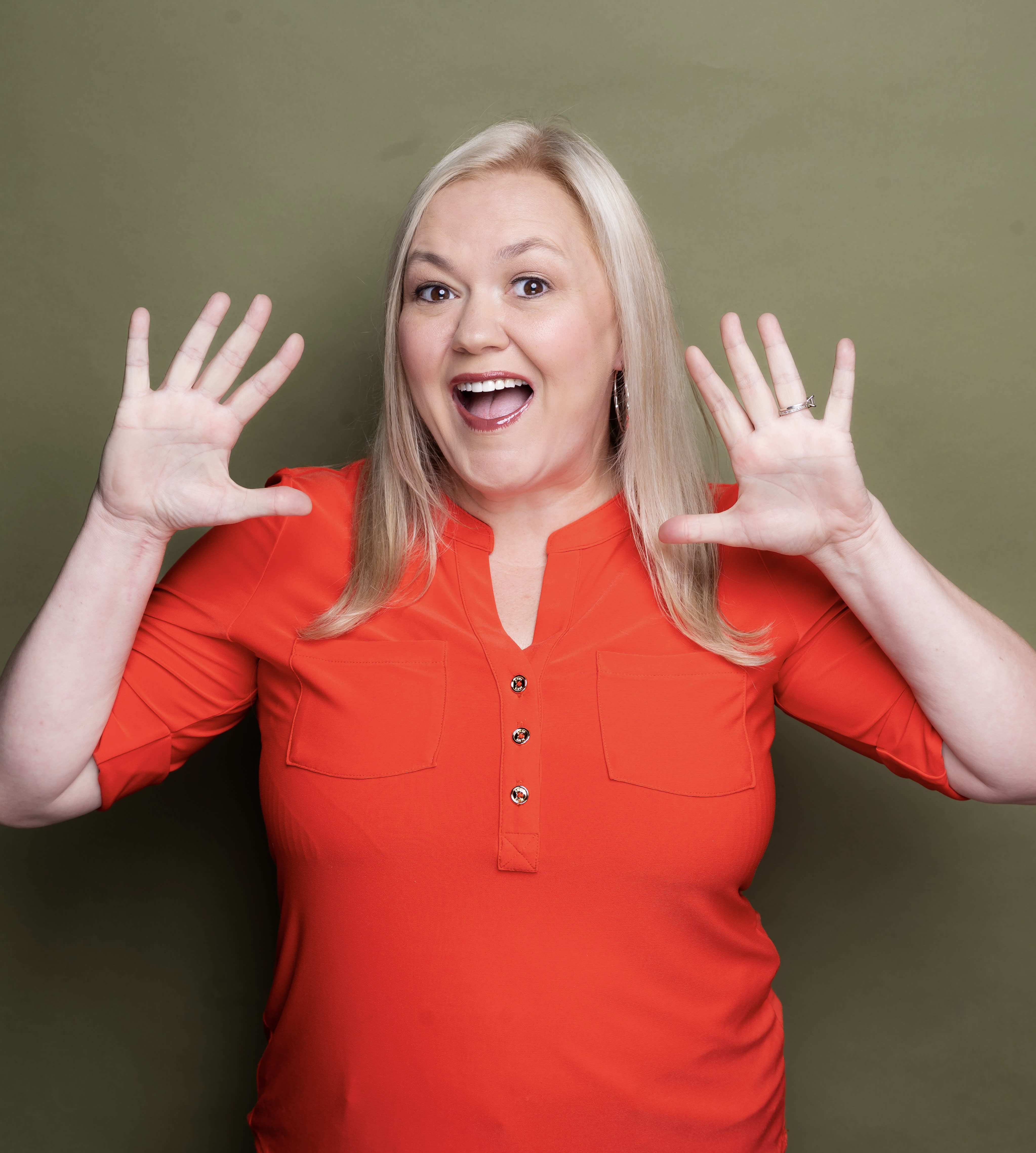 Holly Ballantine headshot