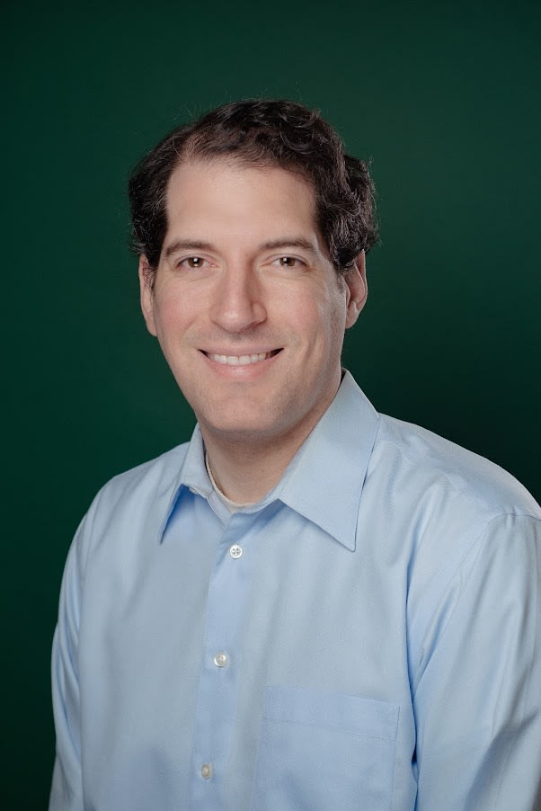 Simon Huebner headshot