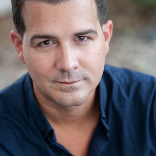 Chris Rey headshot