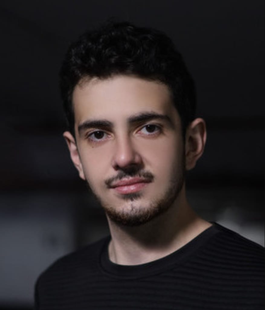 Robert Khakham headshot