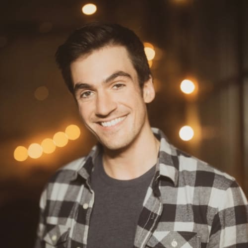 Zach Russell headshot