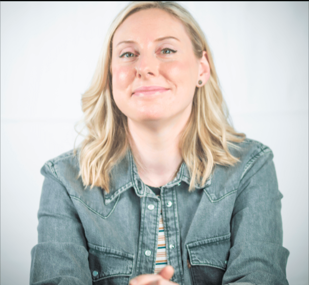 Amanda Adams headshot