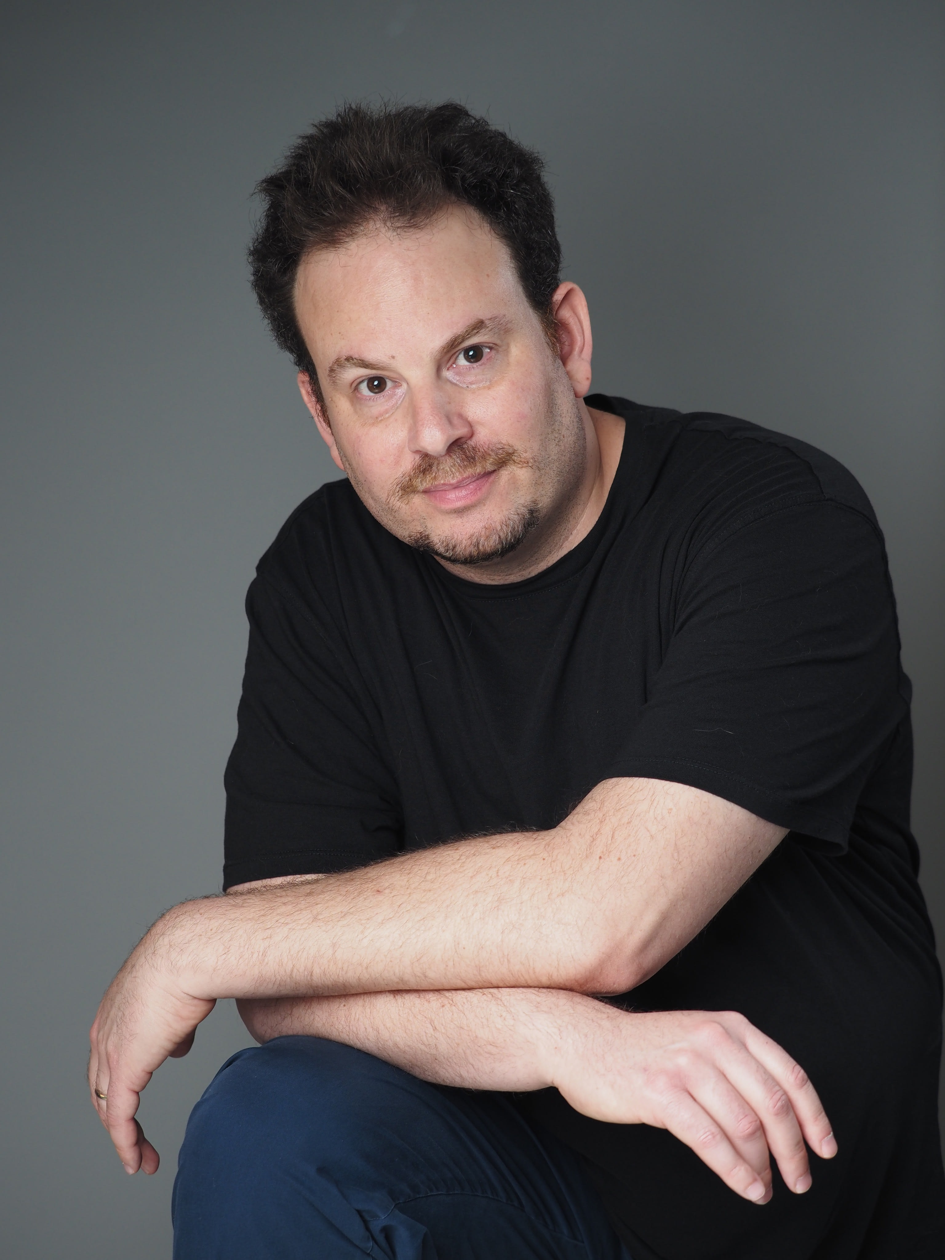 Erik Lewin headshot